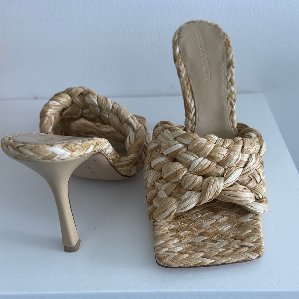 Bottega Veneta Braided Raffia Slide Heels in Natural Beige